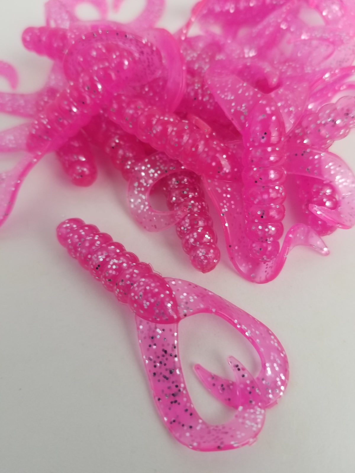 Cams 2" Double Twist Tail Strawberry Ice Crappie Plastic Grub