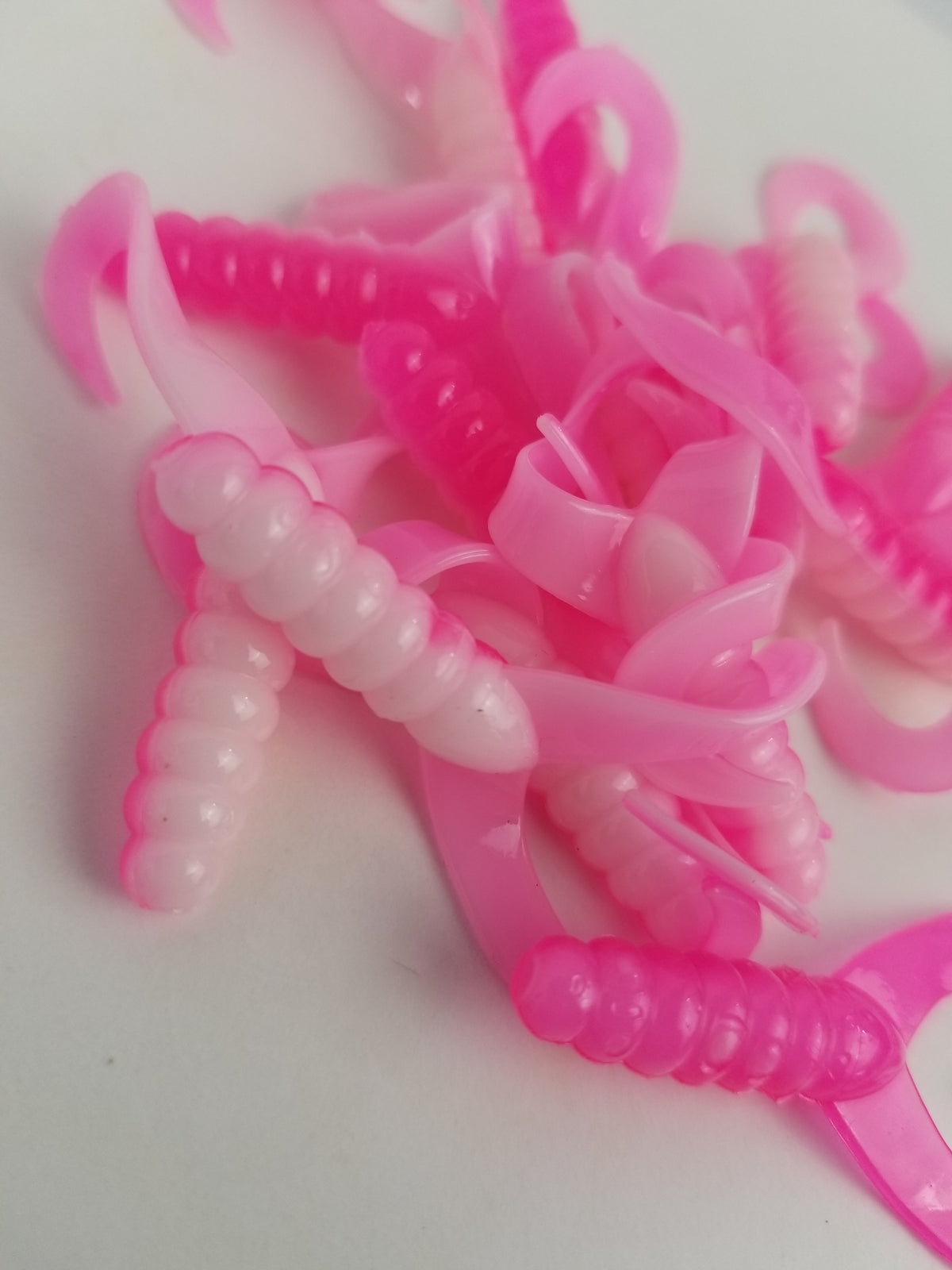 Cams 2" Double Twist Tail Hot Bubble Gum Crappie Plastic Grub
