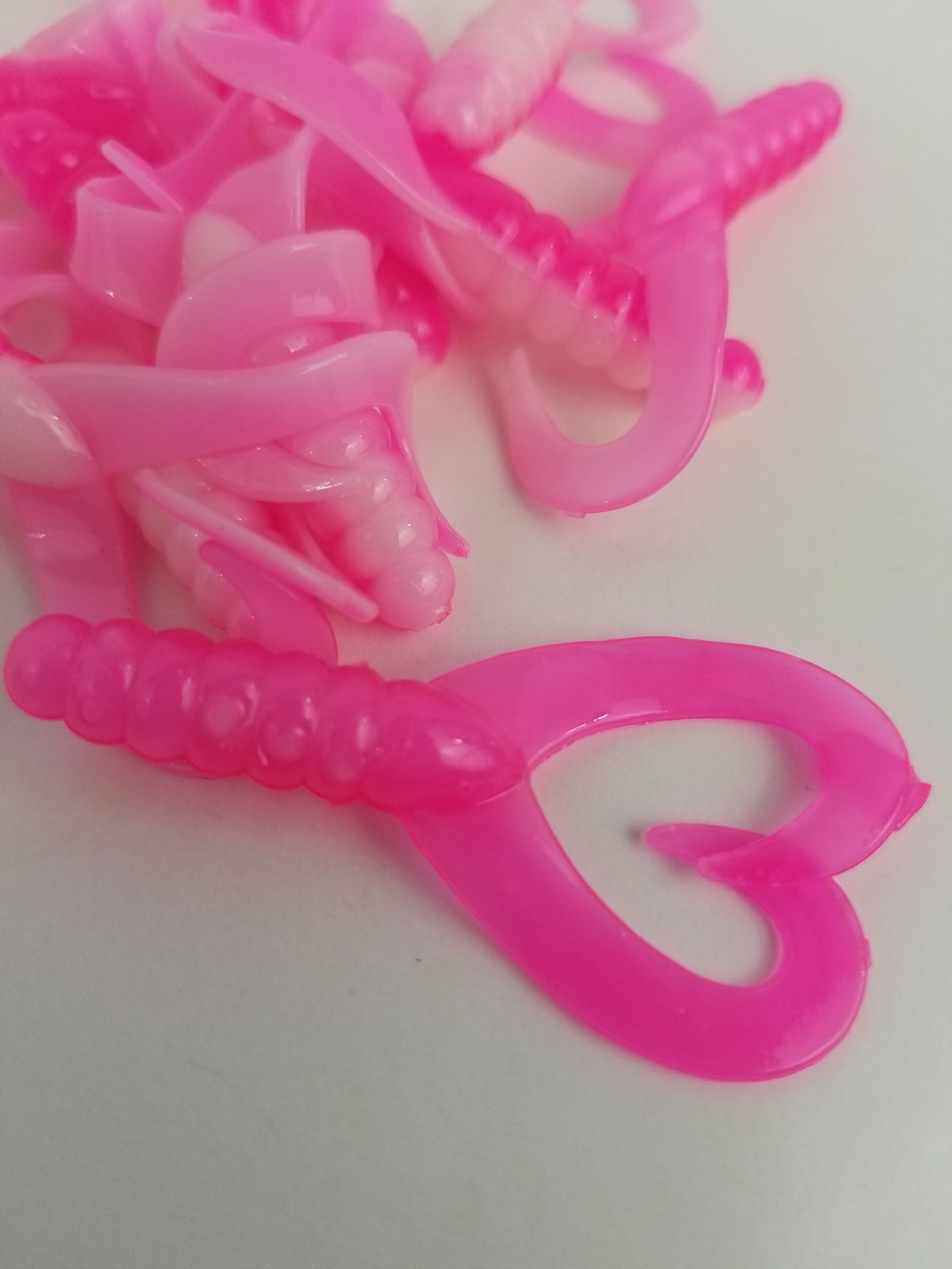 Cams 2" Double Twist Tail Hot Bubble Gum Crappie Plastic Grub