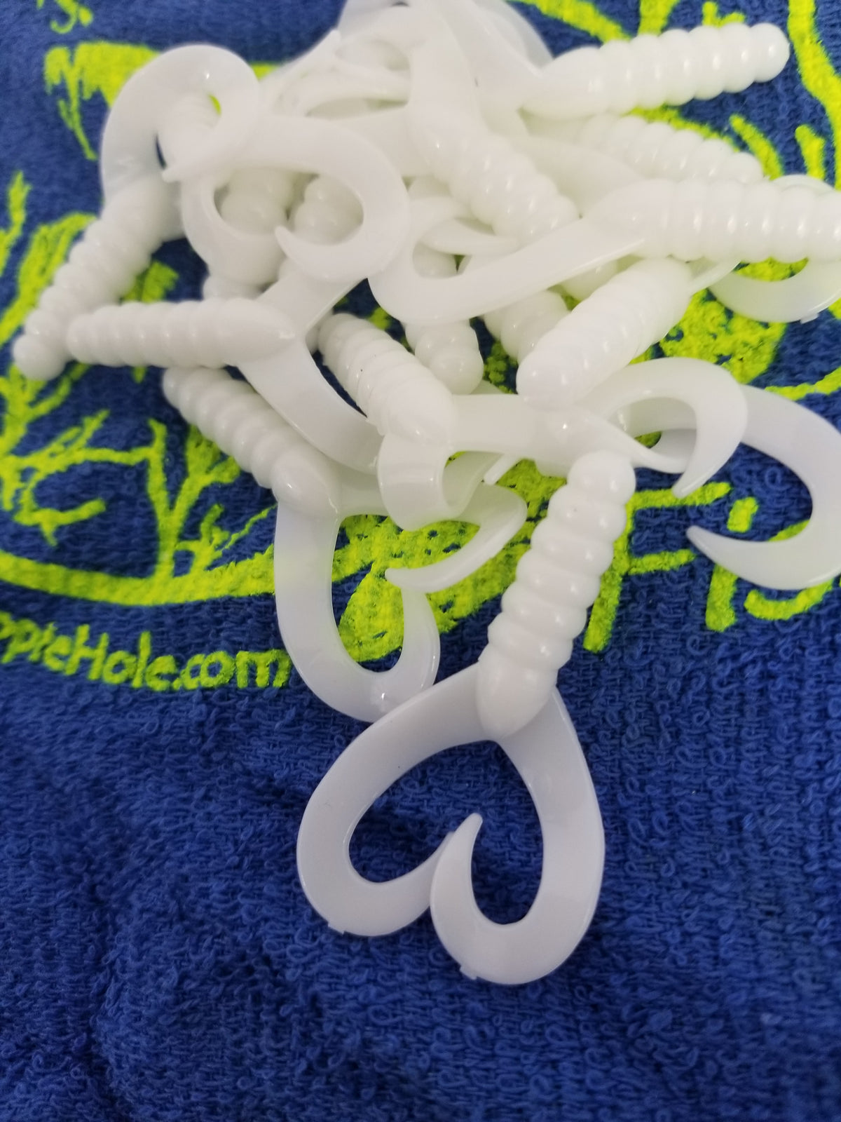 Cams 2" Double Twist Tail White Shad Crappie Plastic Grub