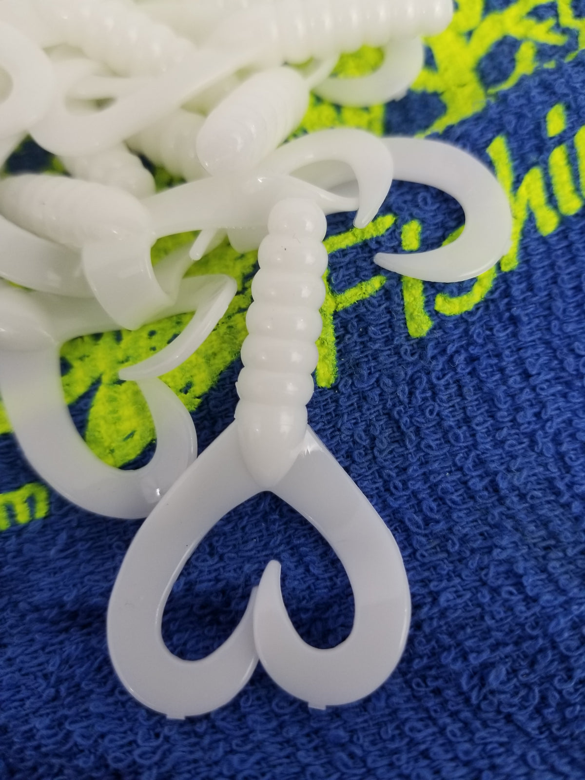 Cams 2" Double Twist Tail White Shad Crappie Plastic Grub