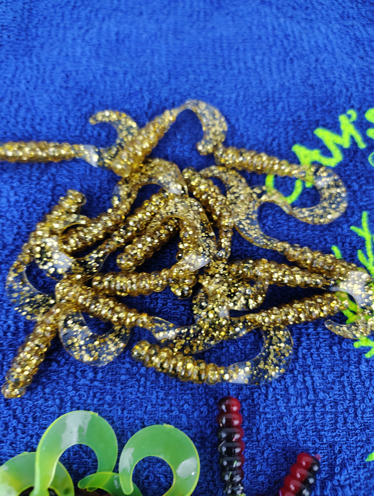 Cam's 2"(HOLOGRAM FLAKE) MR OCTOBER GOLD/RED BLACK & CHARTREUSE 100pc (SPLIT SET) Curly Tail Crappie Soft Jigs [A Cam's Exclusive