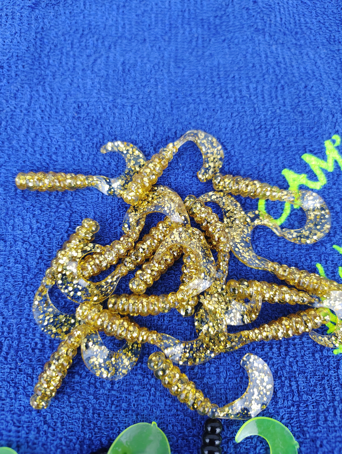 Cam's 2"(HOLOGRAM FLAKE) MR OCTOBER GOLD/BLACK & CHARTREUSE 100pc (SPLIT SET) Curly Tail Crappie Soft Jigs [A Cam's Exclusive