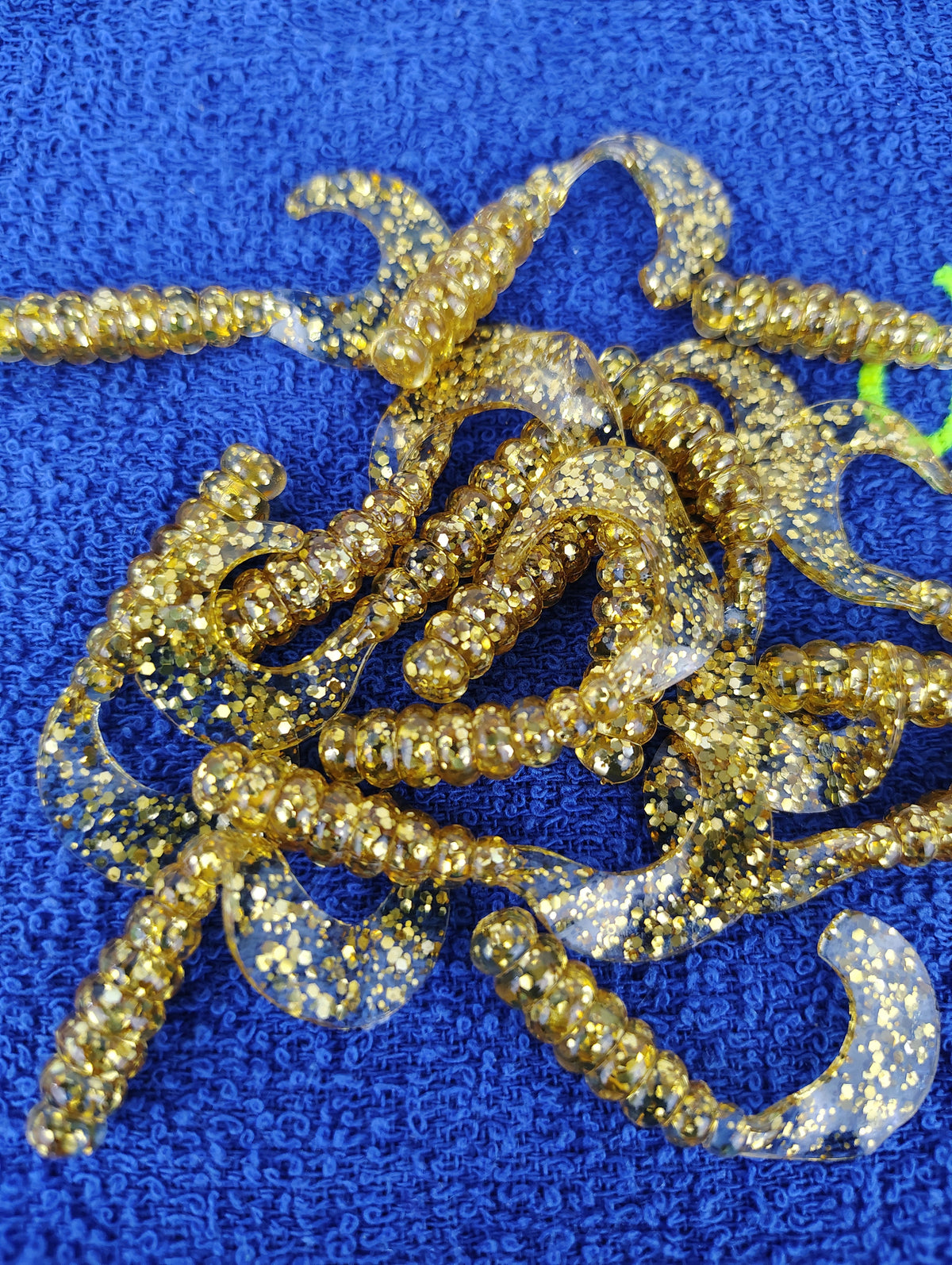 Cam's 2"(HOLOGRAM FLAKE) MR OCTOBER GOLD 100pc (SPLIT SET) Curly Tail Crappie Soft Jigs [A Cam's Exclusive