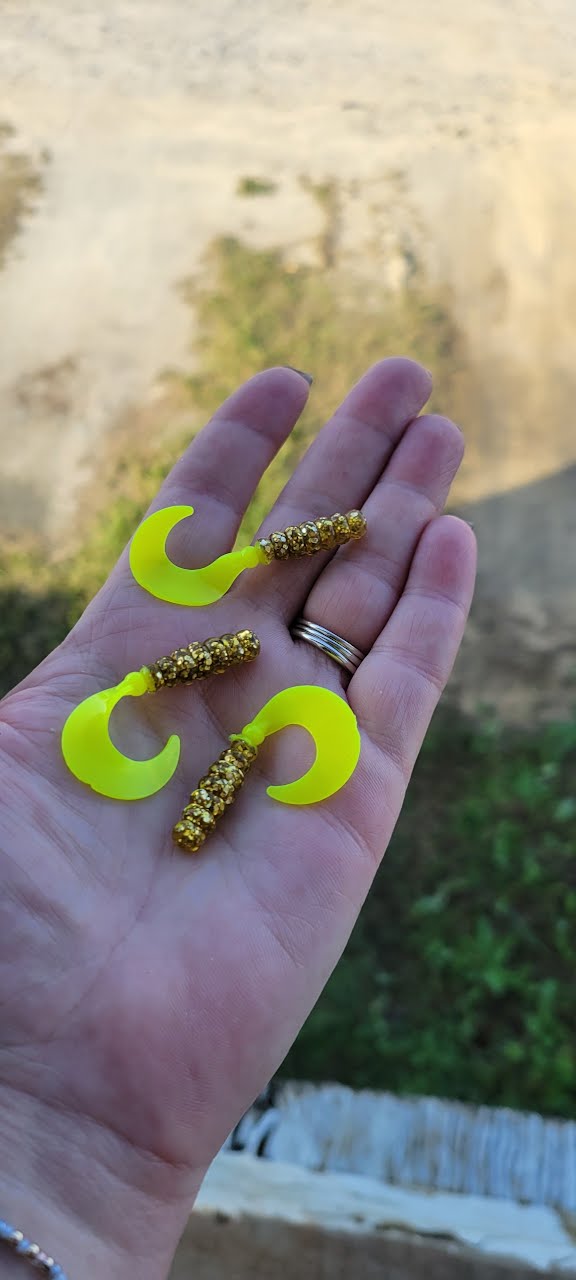 Cam's 2"(HOLOGRAM FLAKE) GOLDFINGER 100pc  Sunshine Curly Tail Crappie Soft Jigs  [A Cam's Exclusive]