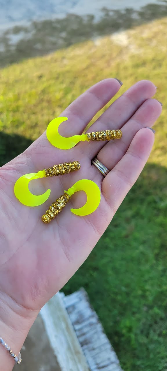 Cam's 2"(HOLOGRAM FLAKE) GOLDFINGER 100pc  Sunshine Curly Tail Crappie Soft Jigs  [A Cam's Exclusive]