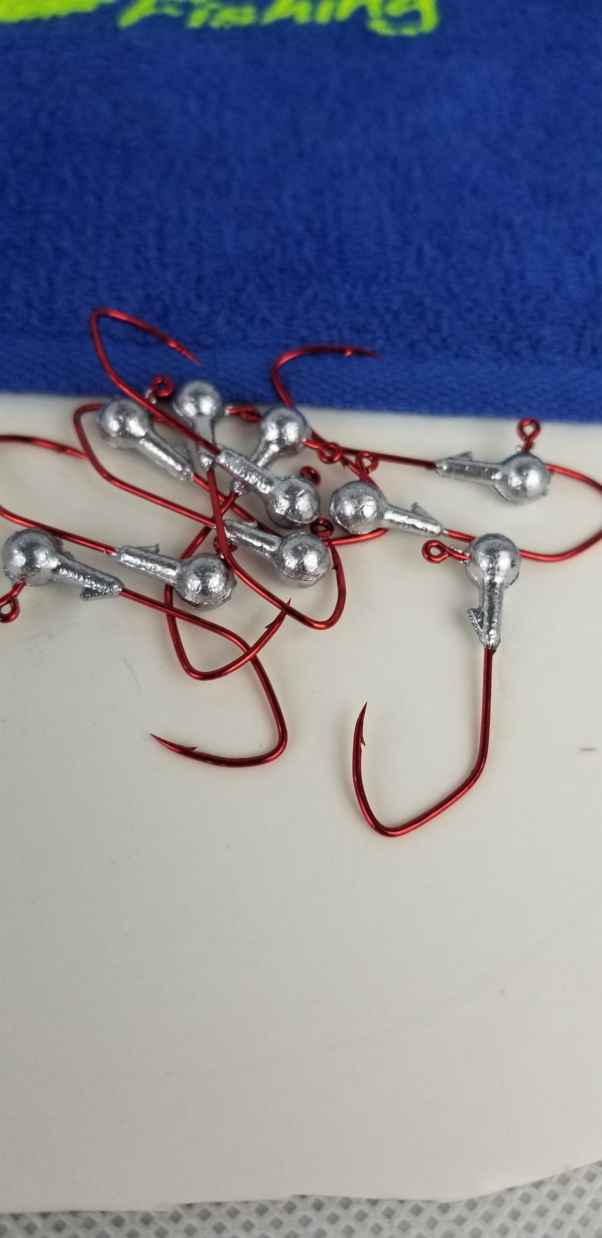 25ct.- 1/32oz. Unpainted Cam's DIESEL BUILT Round Head w/ 1/0 Deadly Red Hooks (Chemically Sharpened)