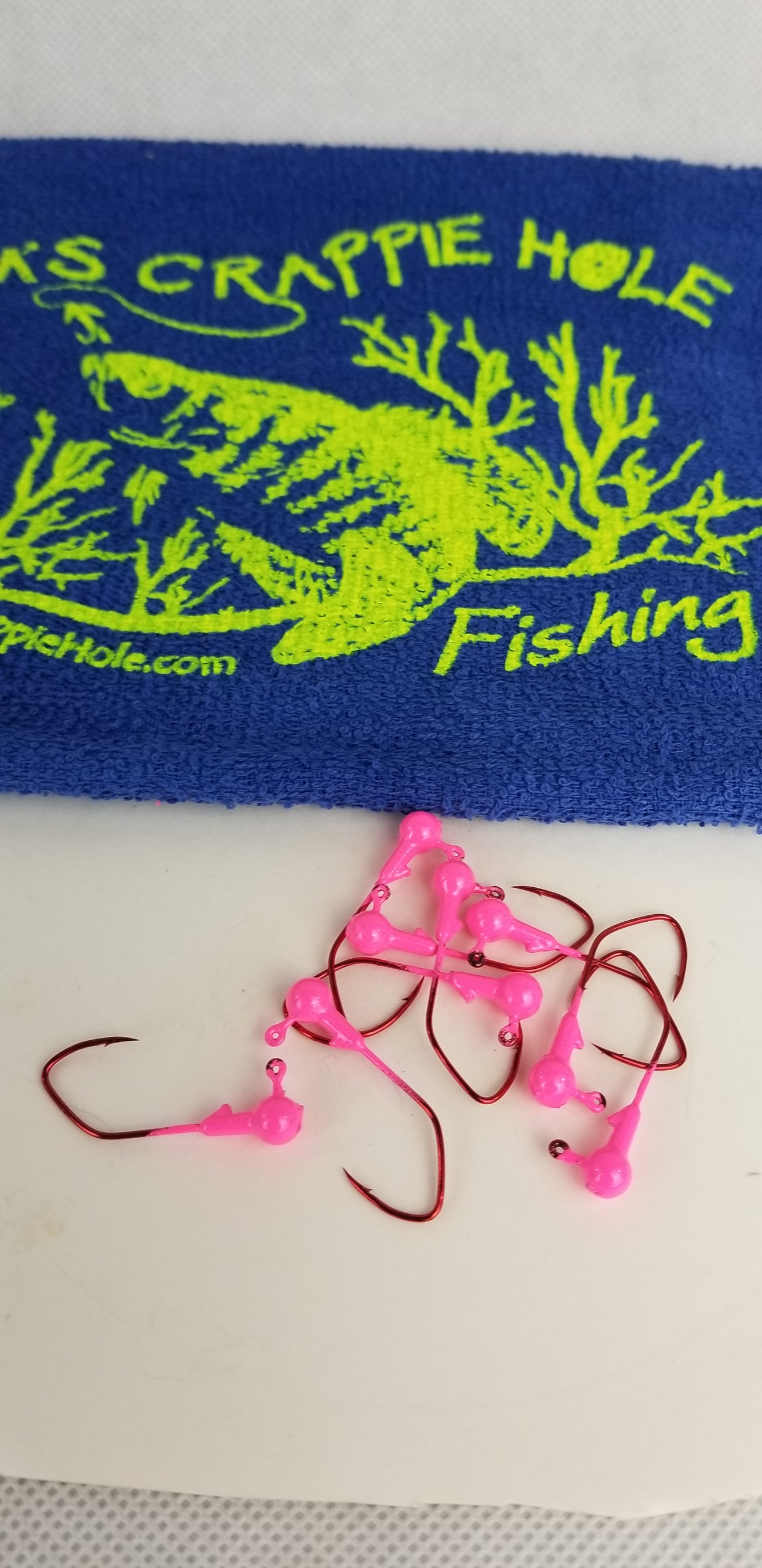 25ct.- 1/8oz. Painted Cam's DIESEL BUILT Hot Pink Head w/ 1/0 Deadly Blood Redd Hooks (Chemically Sharpened)