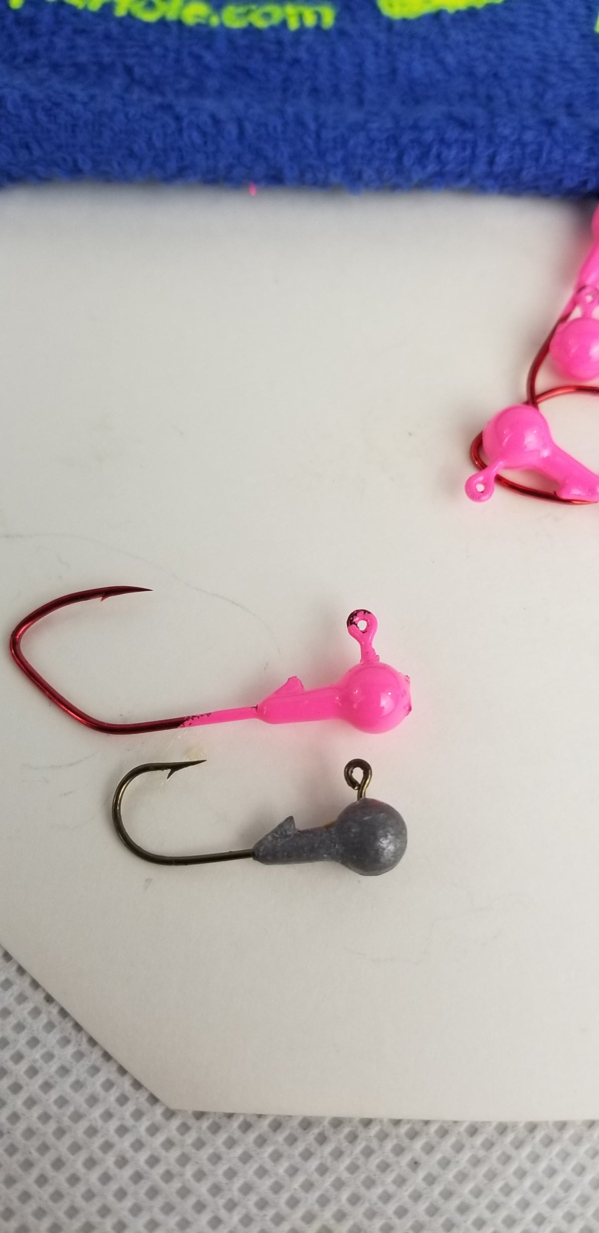 25ct.- 1/8oz. Painted Cam's DIESEL BUILT Hot Pink Head w/ 1/0 Deadly Blood Redd Hooks (Chemically Sharpened)