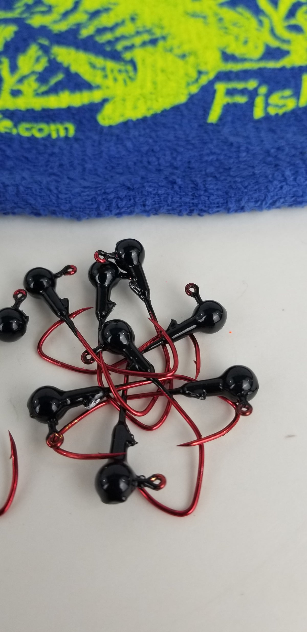 25ct.- 1/16oz. Painted Cam's DIESEL BUILT "Glossy Black" Head w/ 1/0 Deadly Red Hooks (Chemically Sharpened)