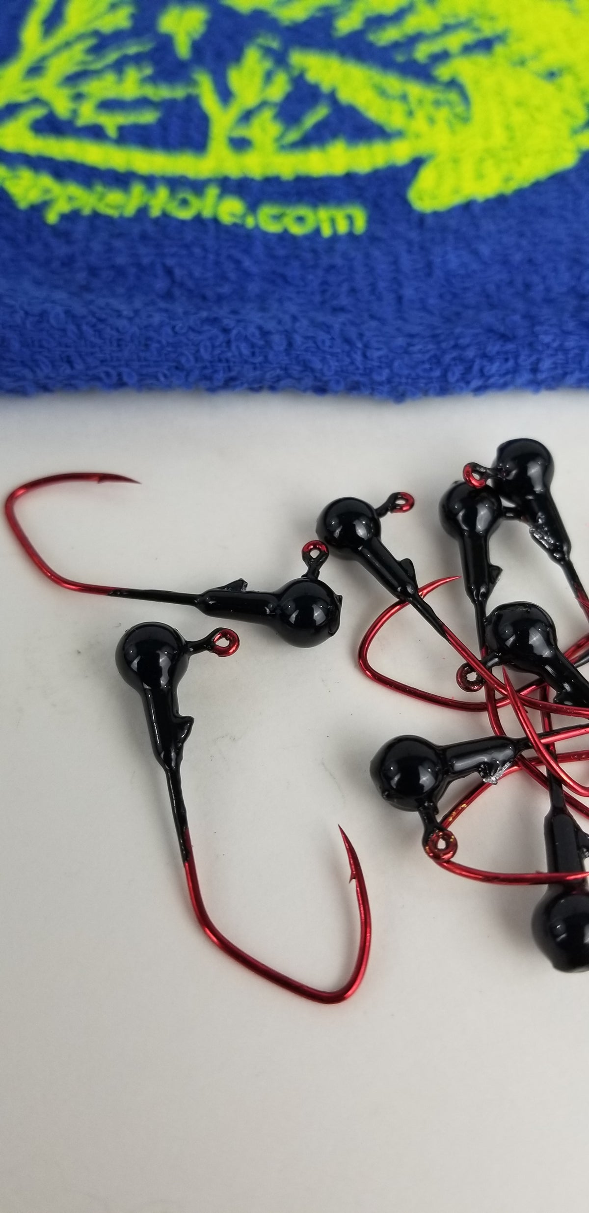 25ct.- 1/16oz. Painted Cam's DIESEL BUILT "Glossy Black" Head w/ 1/0 Deadly Red Hooks (Chemically Sharpened)