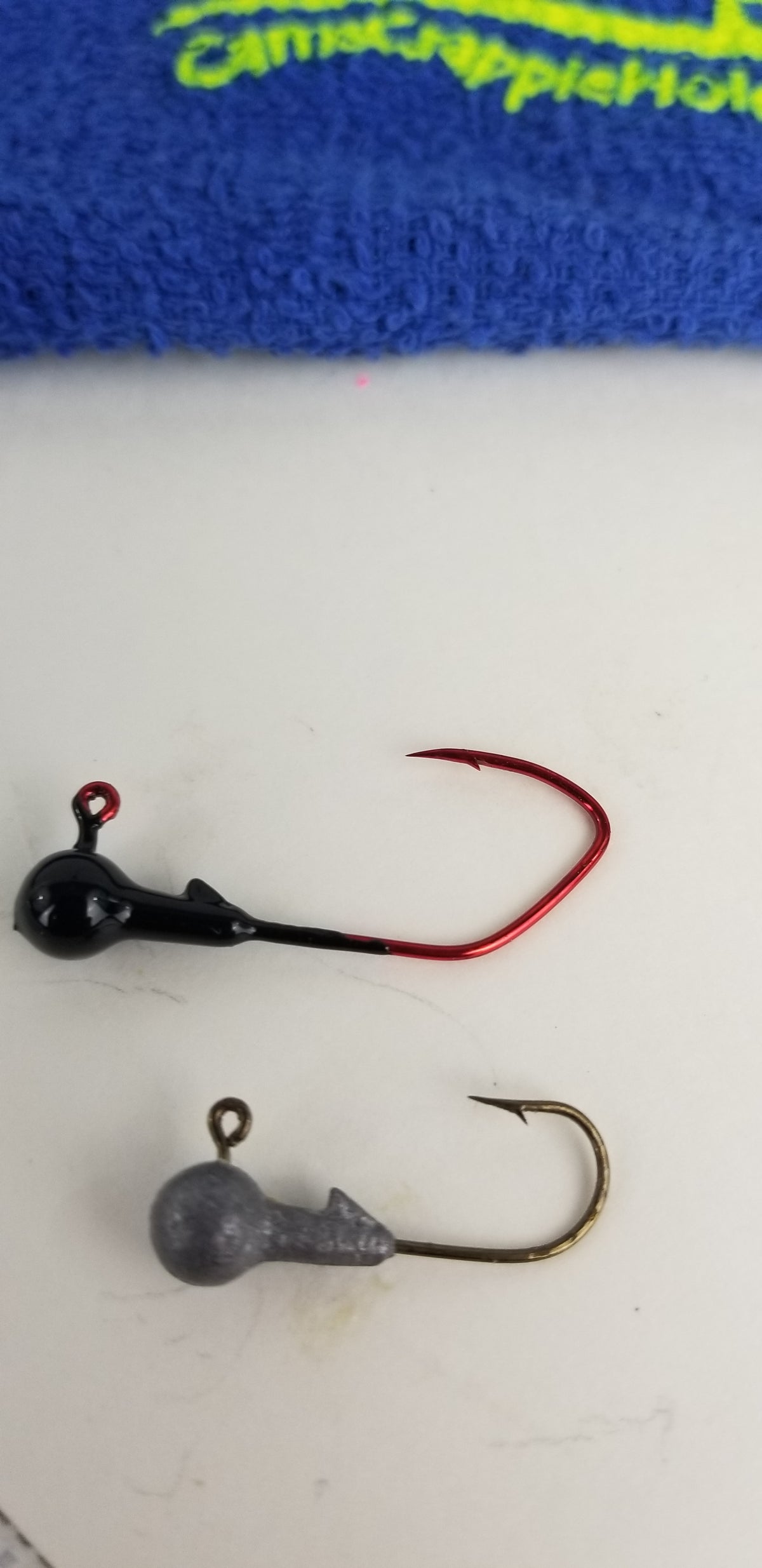 25ct.- 1/16oz. Painted Cam's DIESEL BUILT "Glossy Black" Head w/ 1/0 Deadly Red Hooks (Chemically Sharpened)