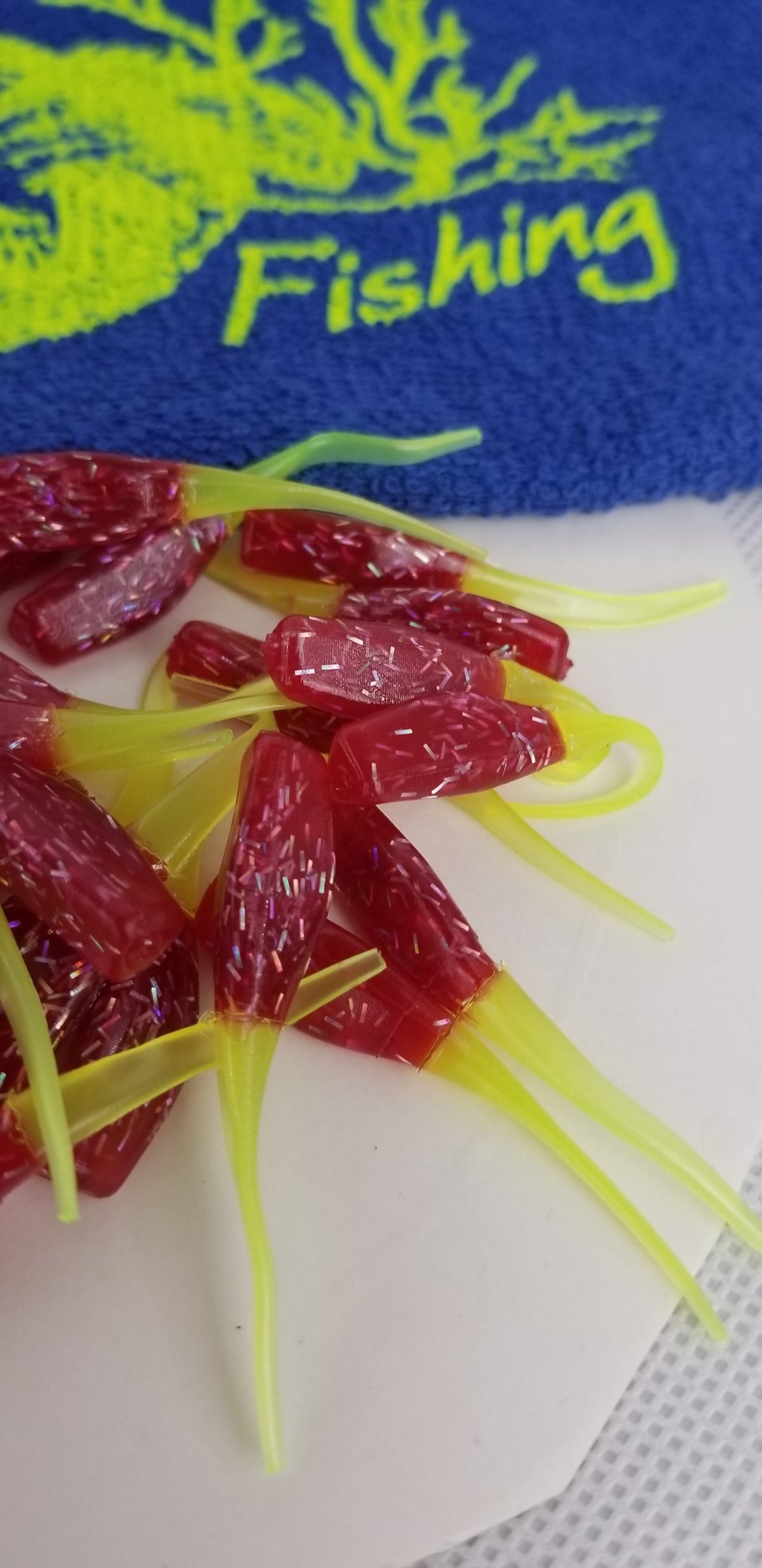 Cam's 2"(HOLOGRAM FLAKE) FIREBALL RED 35pc  Stinger Shad Crappie Soft Jigs  [A Cam's Exclusive]