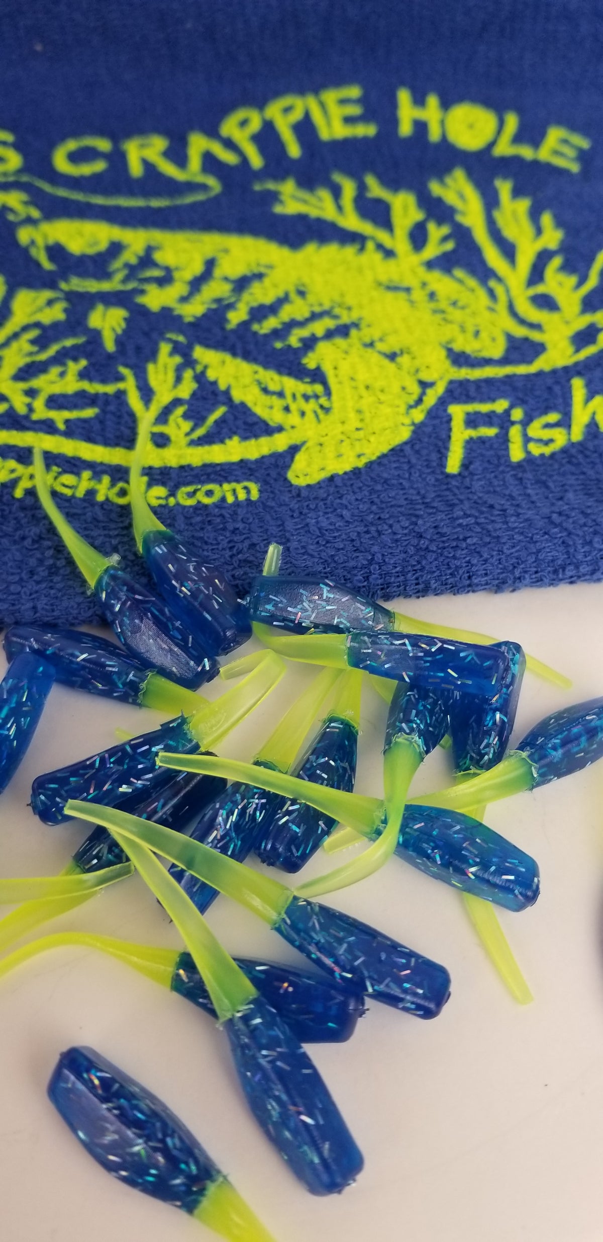 Cam's 2"(HOLOGRAM FLAKE) FIREBALL BLUE 35pc  Stinger Shad Crappie Soft Jigs  [A Cam's Exclusive]