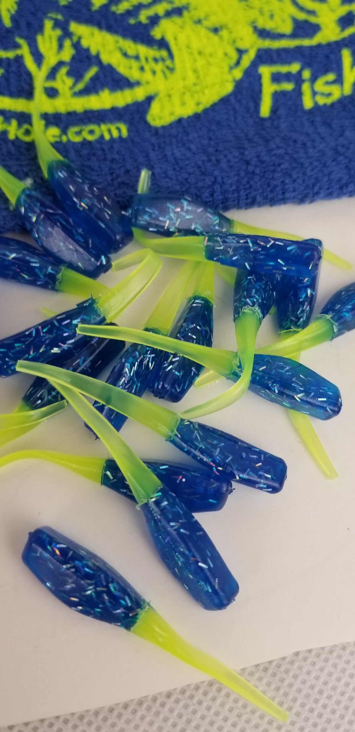 Cam's 2"(HOLOGRAM FLAKE) FIREBALL BLUE 35pc  Stinger Shad Crappie Soft Jigs  [A Cam's Exclusive]