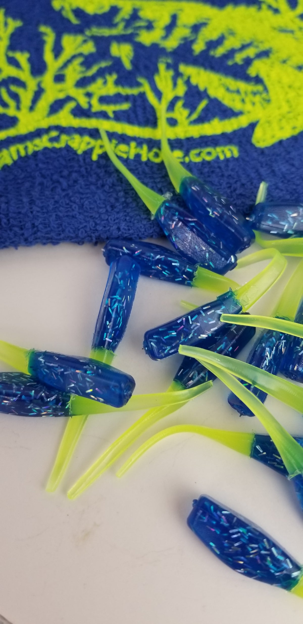 Cam's 2"(HOLOGRAM FLAKE) FIREBALL BLUE 35pc  Stinger Shad Crappie Soft Jigs  [A Cam's Exclusive]