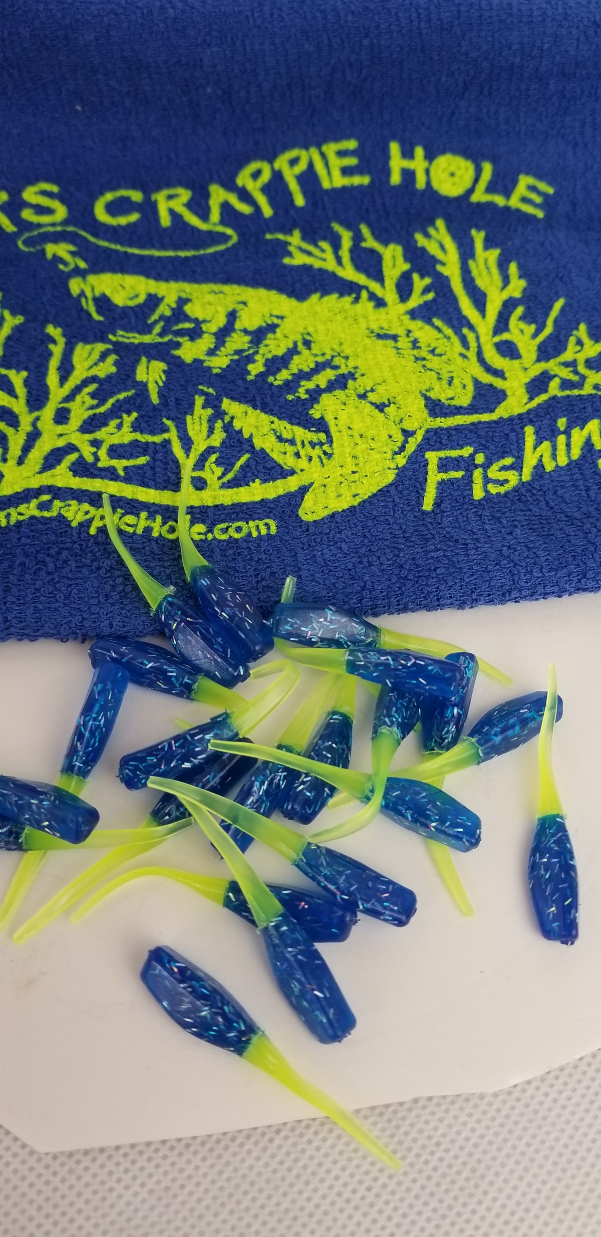 Cam's 2"(HOLOGRAM FLAKE) FIREBALL BLUE 35pc  Stinger Shad Crappie Soft Jigs  [A Cam's Exclusive]