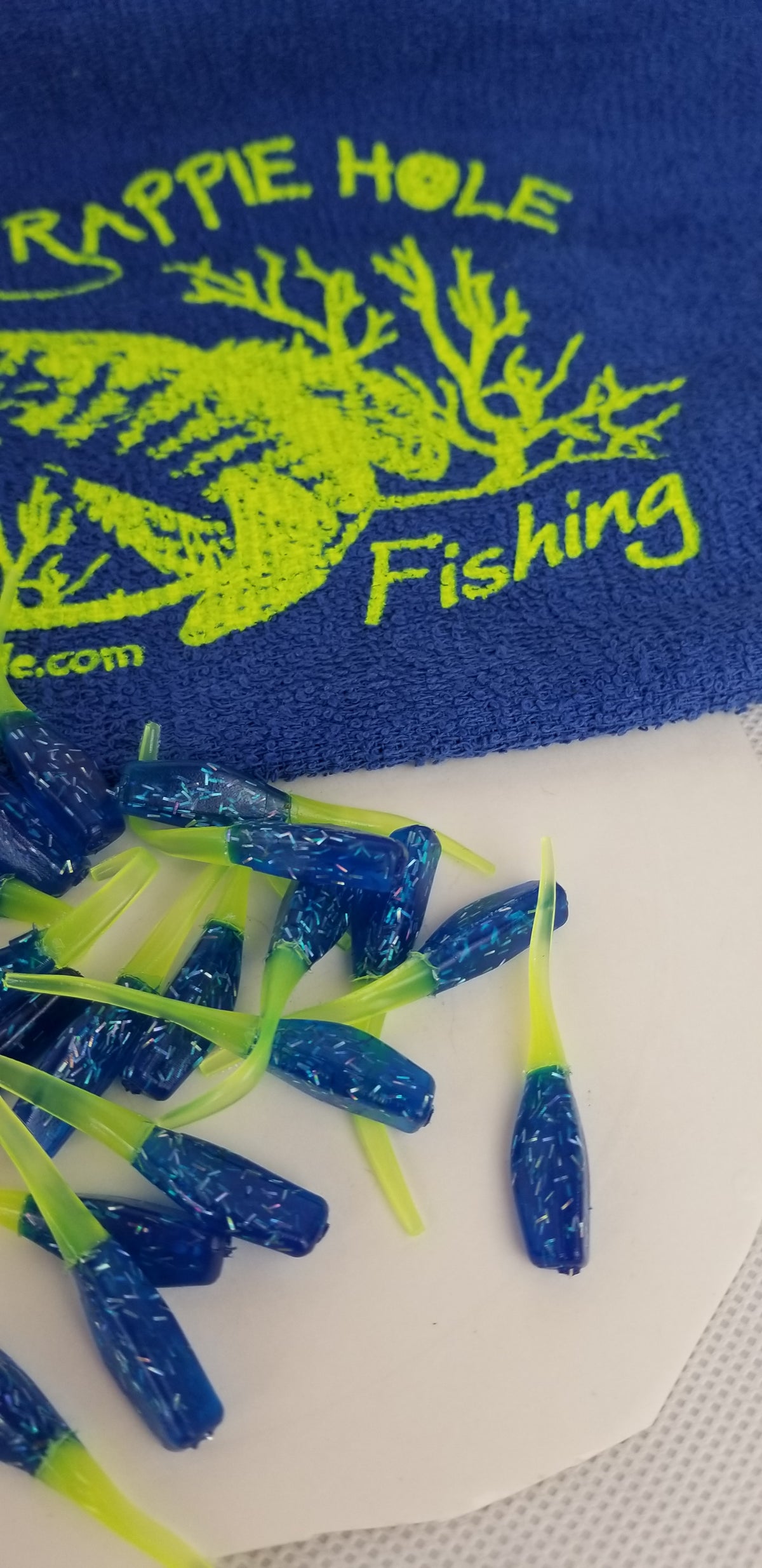 Cam's 2"(HOLOGRAM FLAKE) FIREBALL BLUE 35pc  Stinger Shad Crappie Soft Jigs  [A Cam's Exclusive]