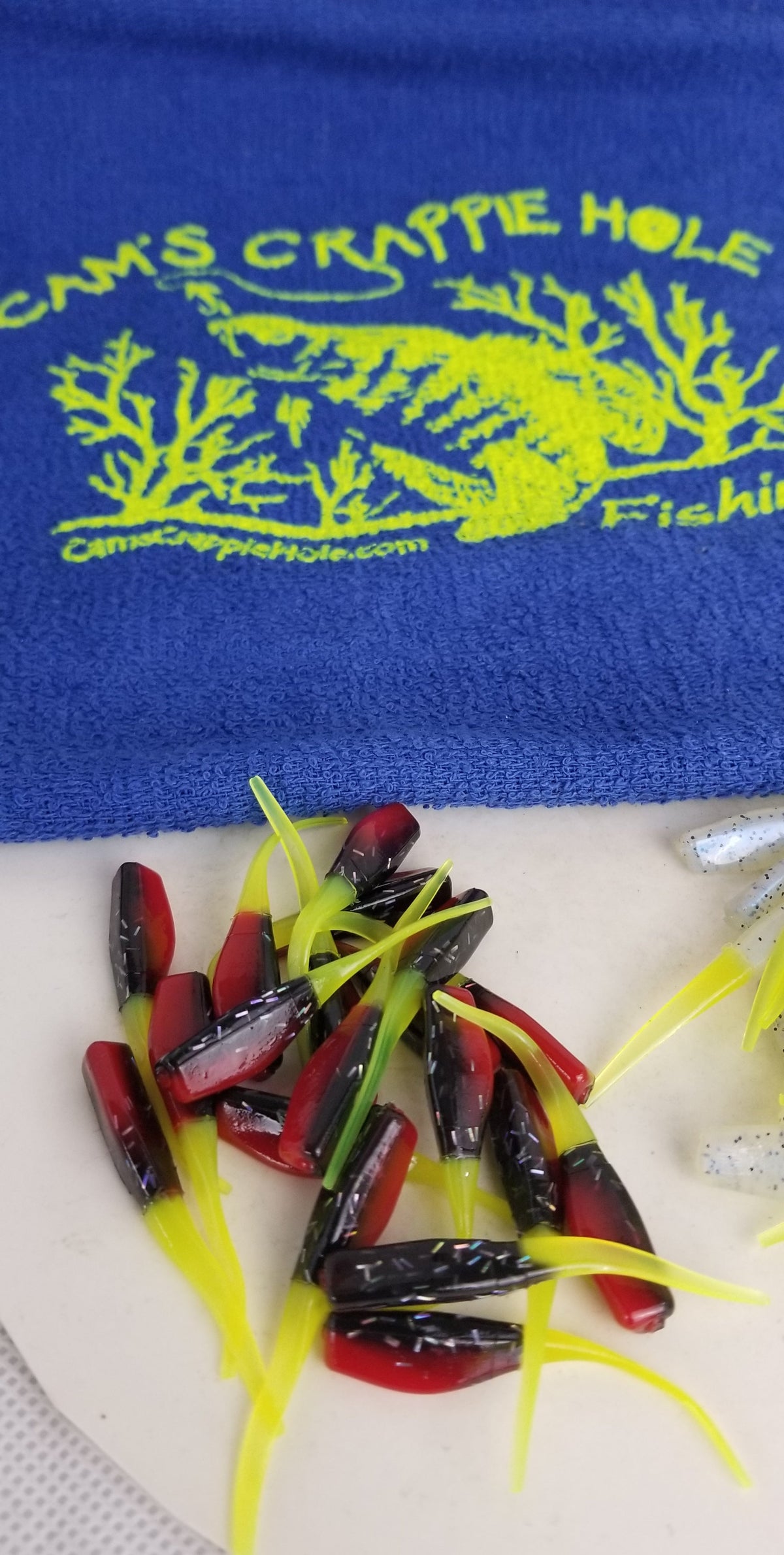 Cam's 2"(HOLOGRAM FLAKE) RED BLACK & CHARTREUSE/MONKEY MILK & CHARTREUSE 100pc (SPLIT SET) Stinger Shad Crappie Soft Jigs [A Cam's Exclusive]