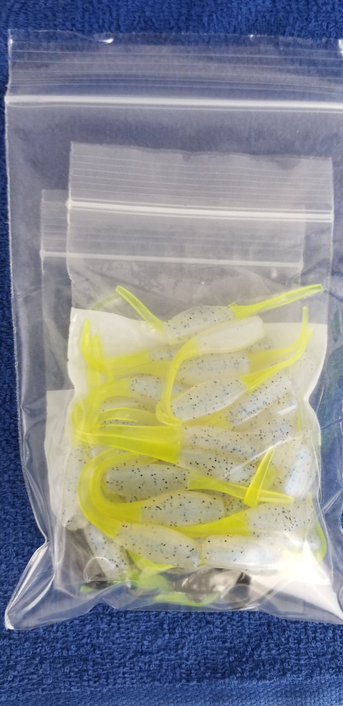 Cam's 2"(HOLOGRAM FLAKE) BLACK & CHARTREUSE/MONKEY MILK & CHARTREUSE 100pc (SPLIT SET) Stinger Shad Crappie Soft Jigs [A Cam's Exclusive]