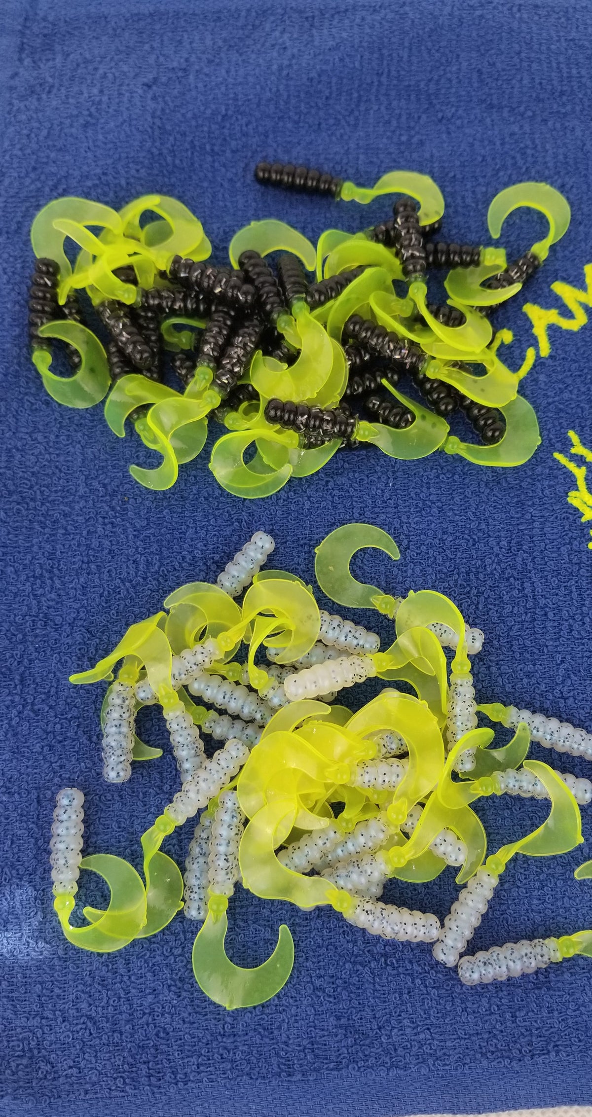 Cam's 2"(HOLOGRAM FLAKE) BLACK & CHARTREUSE/MONKEY MILK & CHARTREUSE 100pc (SPLIT SET) Curly Tail Crappie Soft Jigs [A Cam's Exclusive]