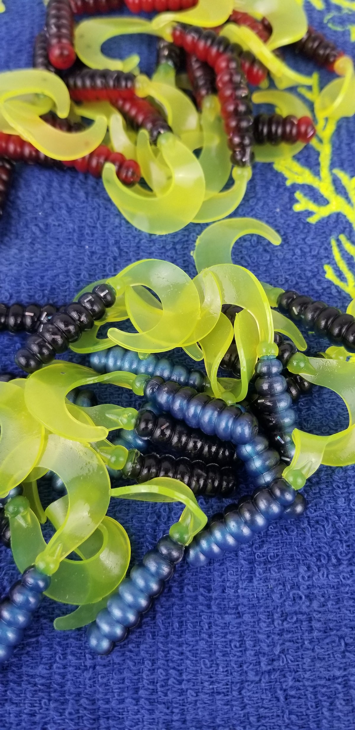 Cam's 2"(HOLOGRAM FLAKE) RED BLACK & CHARTREUSE/BLUE BLACK & CHARTREUSE 100pc (SPLIT SET) Curly Tail Crappie Soft Jigs [A Cam's Exclusive]