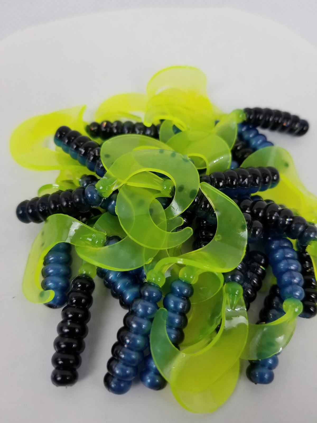 Cam's 2(HOLOGRAM FLAKE) Curly Tail Grub 40pc Blue Black & Chartreuse Curly  Tail Crappie Soft Jigs [A Cam's Exclusive]