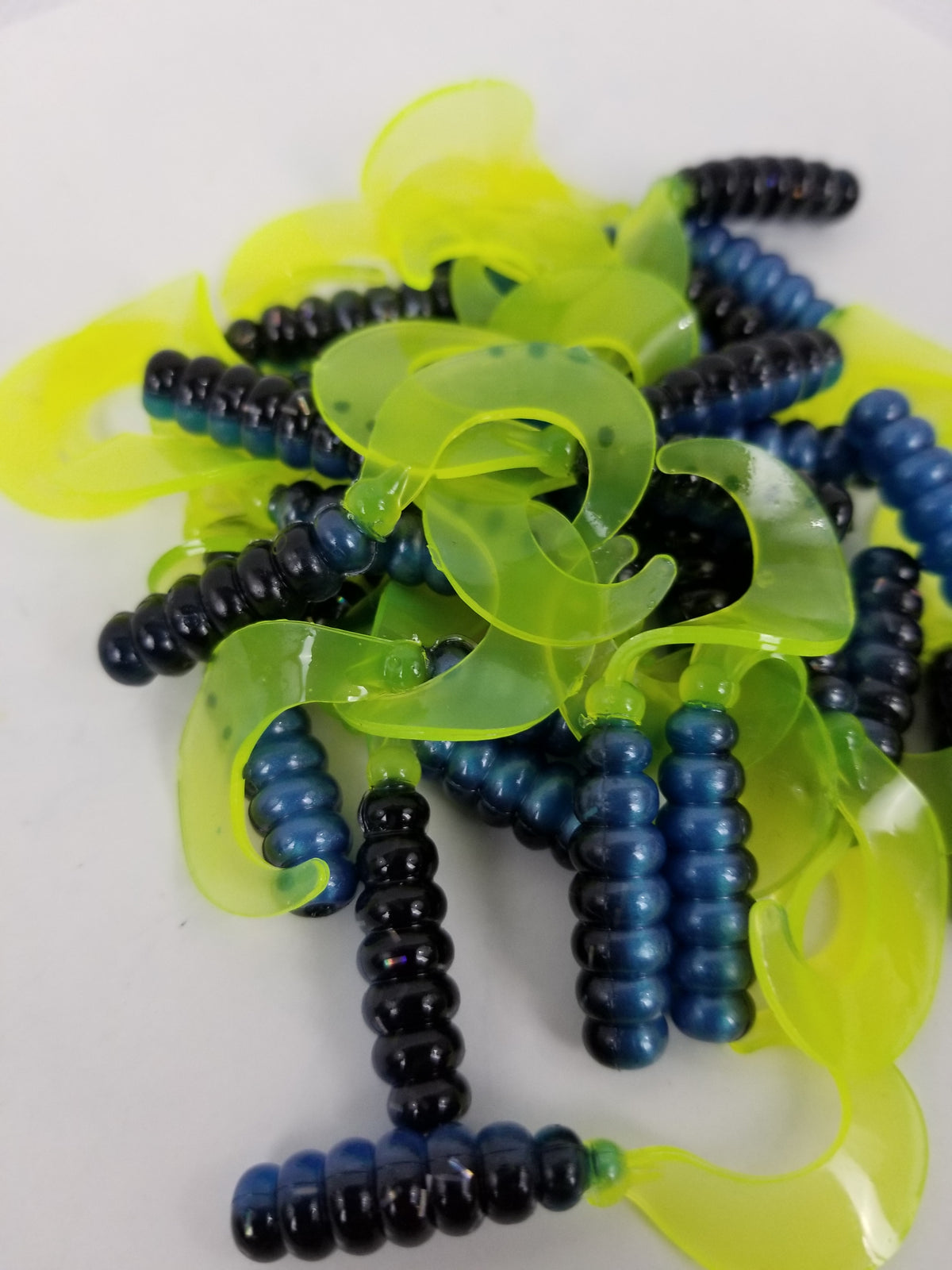 Cam's 2(HOLOGRAM FLAKE) Curly Tail Grub 40pc Blue Black & Chartreuse Curly  Tail Crappie Soft Jigs [A Cam's Exclusive]
